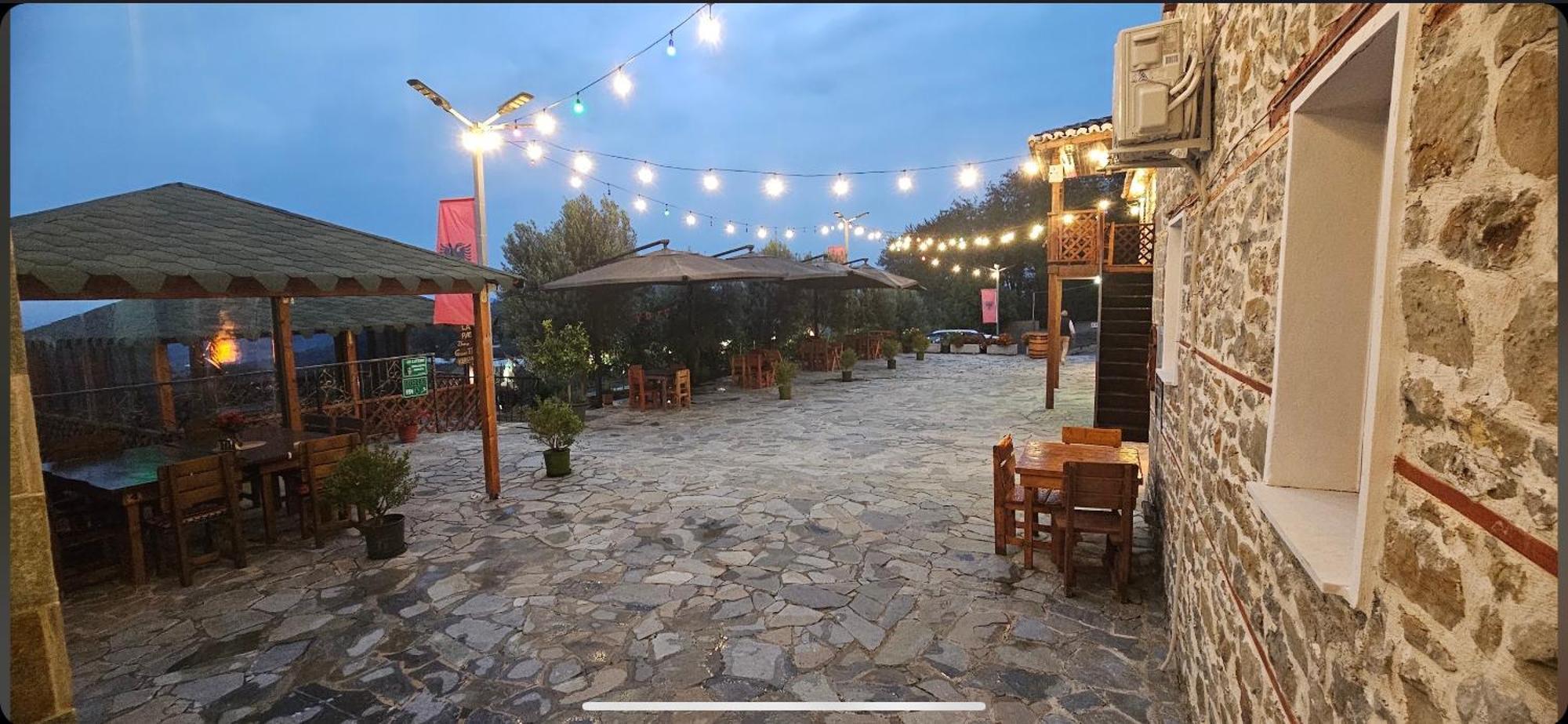 Keshtjella Xhabeqos Hotel Ljaknasi Екстериор снимка