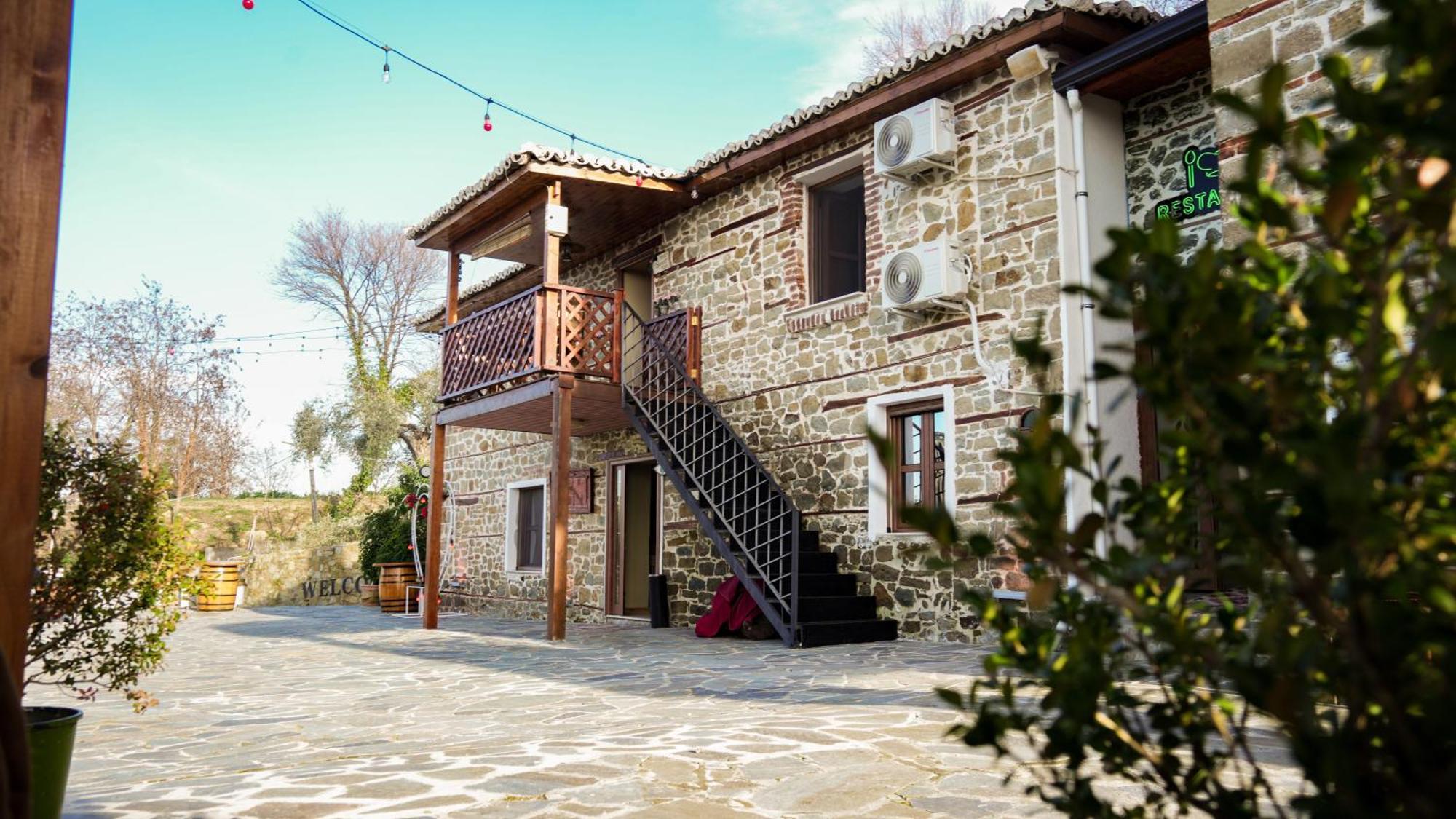 Keshtjella Xhabeqos Hotel Ljaknasi Екстериор снимка